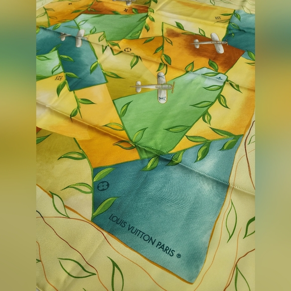 Auth NEW Louis Vuitton Yellow Silk Scarf - Picture 5 of 9